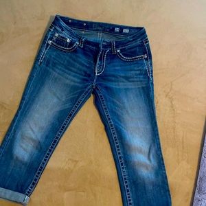 Size 29 Miss Me Capris 🌻